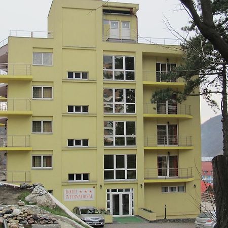 Hotel International Baile Herculane Bagian luar foto