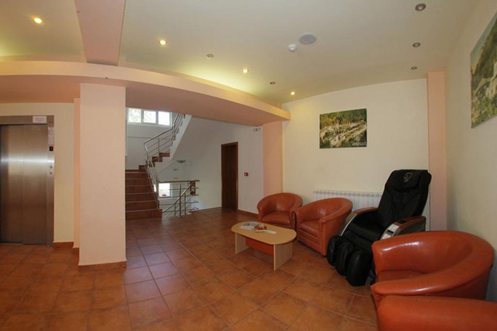 Hotel International Baile Herculane Bagian luar foto