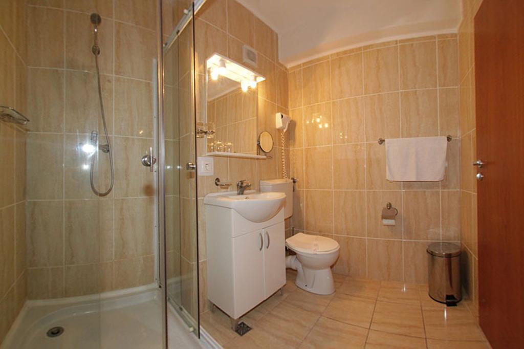 Hotel International Baile Herculane Ruang foto
