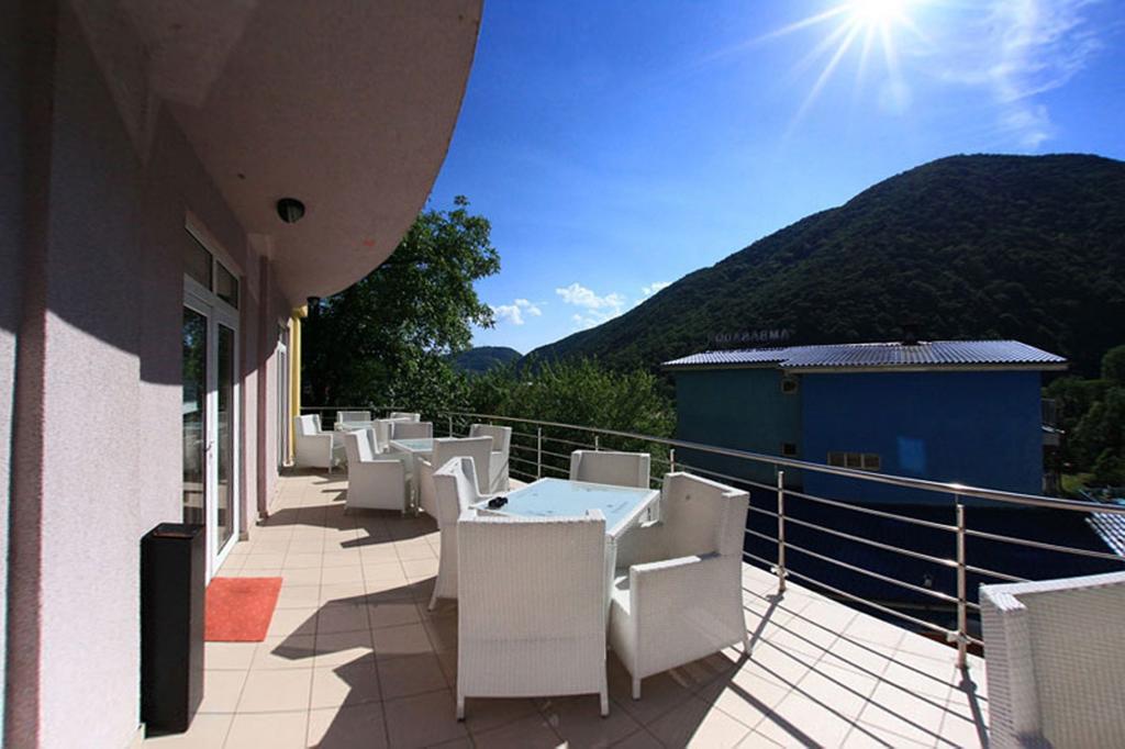 Hotel International Baile Herculane Bagian luar foto